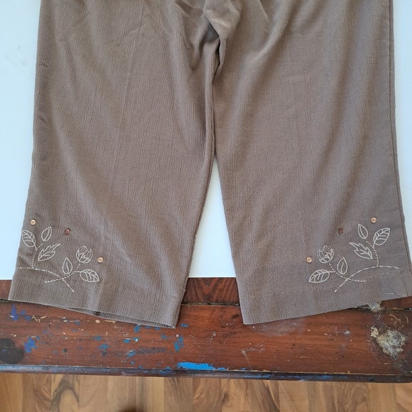 Women's Pant Suit...Pants And Shirt Combination. - Picture 7 of 10